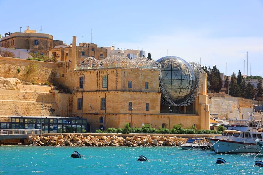 1-Day Hop-On Hop-Off Bus + Harbour Cruise (CMO) - The South route: Three Cities, caves, and coastal views