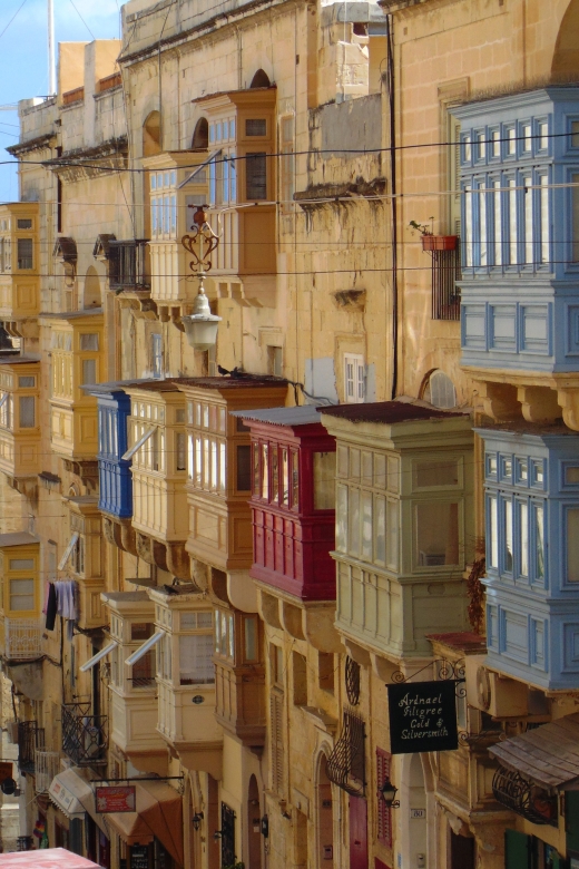 3 cities: Private Insider Walking Tour with Licensed Guide - What the private format is worth