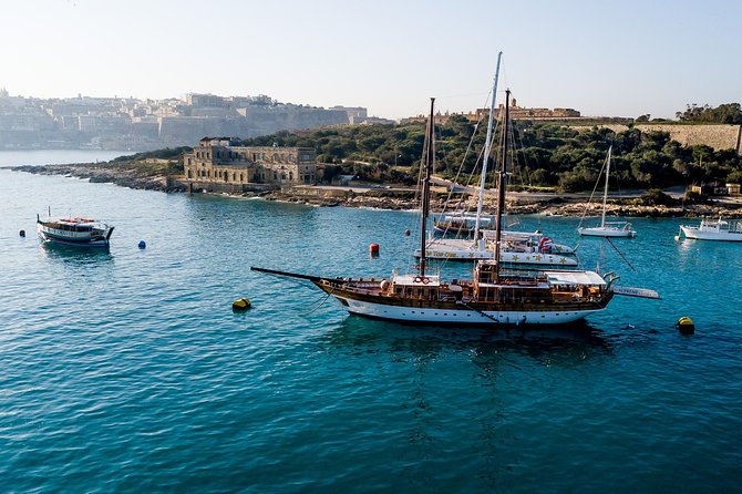 3 Island Cruise onboard Faith - Malta bay: your first hour on the water