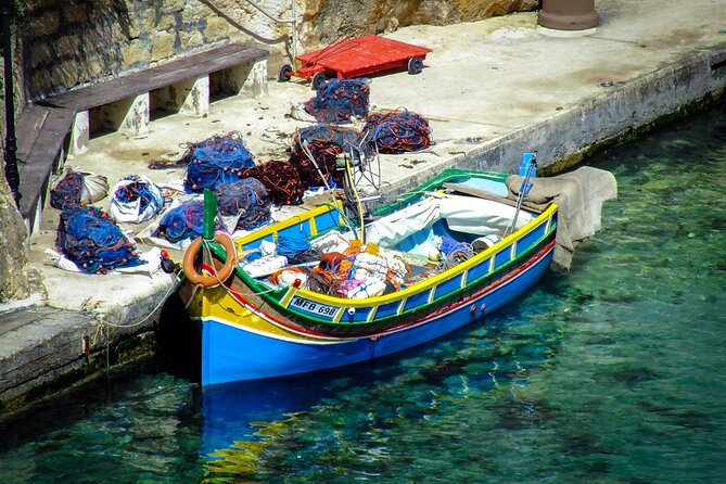 A Monumental Maltese Experience - Wied iz-Zurrieq: lunch with the coast in view
