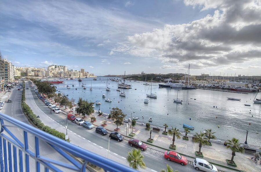 Afternoon Harbours Cruise with Guide and Roundtrip Transfers - Who Gets the Best Value for $46?