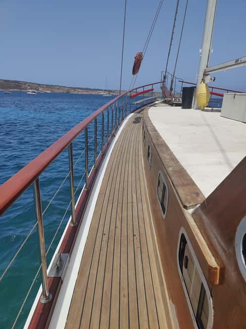 Comino Island , Blue lagoon, Crystal Lagoon & Gozo & Caves - Five things to know before you book