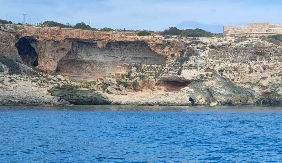 Comino: Private Boat Trips, Swimming stops and Caves Tours - The boat’s practical comforts
