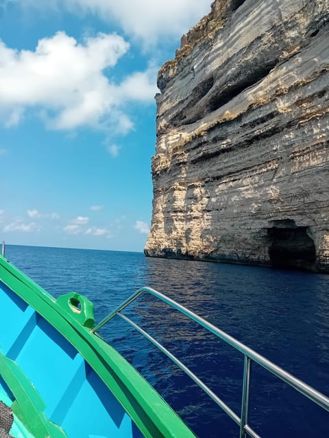Comino: private charter to Crystal & Blue lagoon & Caves - Why a private Comino charter makes sense