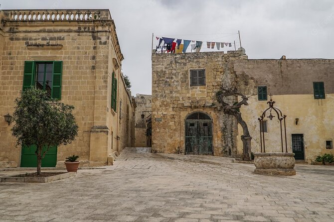 Discover the 3 Cities - Private Insider Walking Tour - Getting there and avoiding a poor start