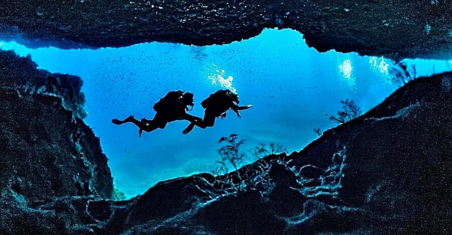 DiveSnap Underwater Sports Thrills:Lantern Point & P31 Wreck - A private way to see Comino’s coast
