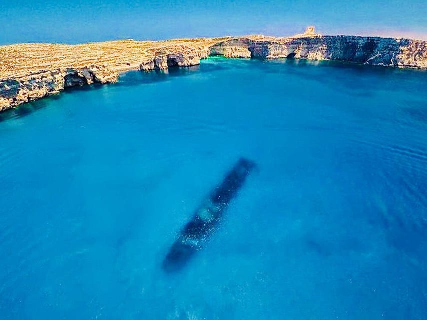 DiveSnap Underwater Sports Thrills:Lantern Point & P31 Wreck - Cruising past caves, coves, and beaches