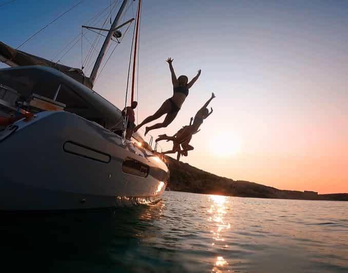 Evening Catamaran Charter - What the $753 group price really buys you