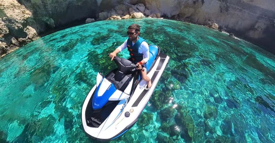 From Mellieħa: Comino, Blue Lagoon, and Gozo Jet Ski Tour - The first minutes: learning to handle the jet ski