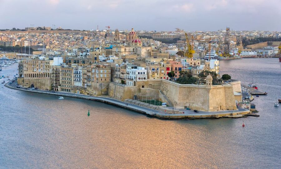 From Sliema: Cruise Around Malta's Harbours & Creeks - Valletta’s bastions and Fort St Elmo