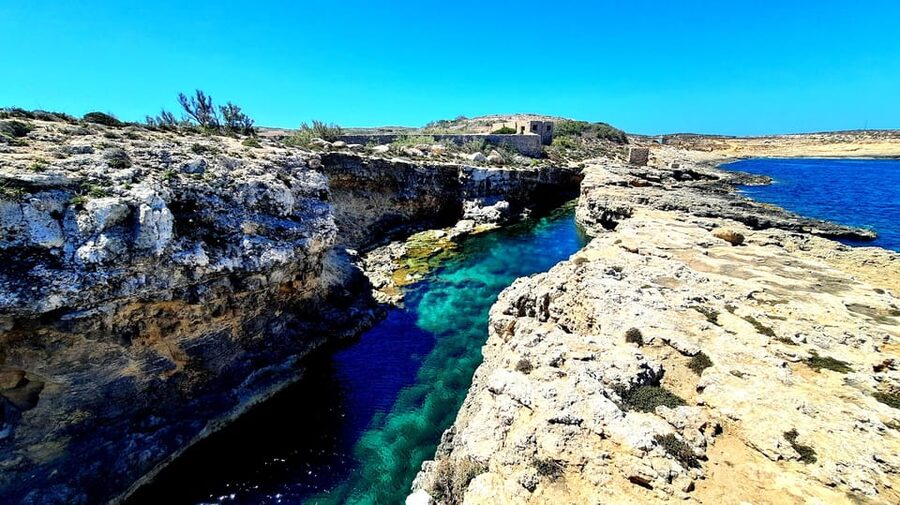 Gozo Unveiled: Guided Hiking in Comino Island - Reaching the Blue Lagoon without making it the whole day