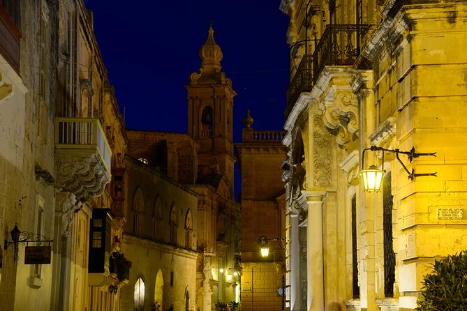 Guided Night Tour of Valletta Waterfront, Mdina and Rabat - Mdina’s lantern-lit lanes and high walls