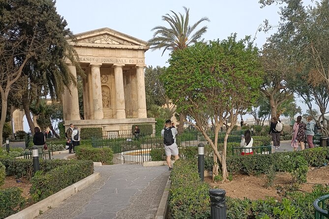 Half Day Guided Walking Tour in Valletta - What the $421.44 group price really means