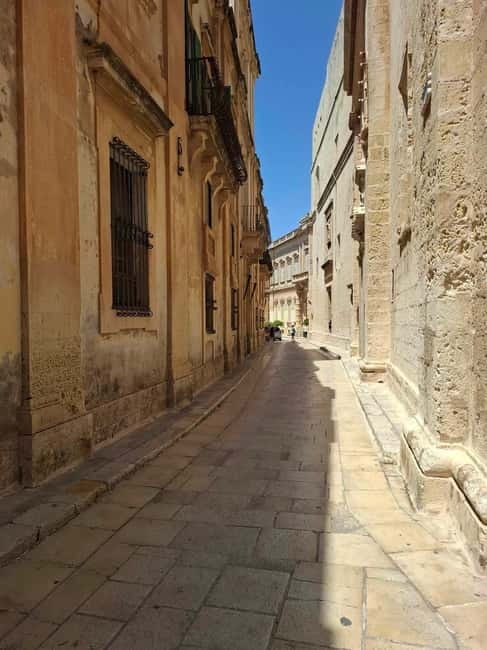 Malta: 5 hr Vintage Bus Tour - Mdina & Blue Grotto inc. food - Siġġiewi and the Maltese Snack Break