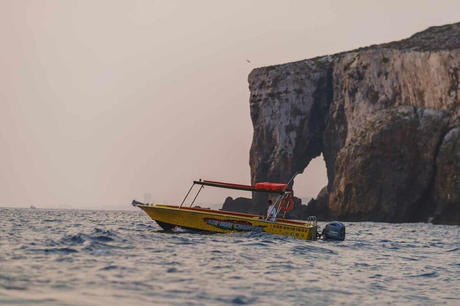 Malta: Blue Lagoon, Caves & around Comino Private Speedboat - Elephant Rock and the return cruise