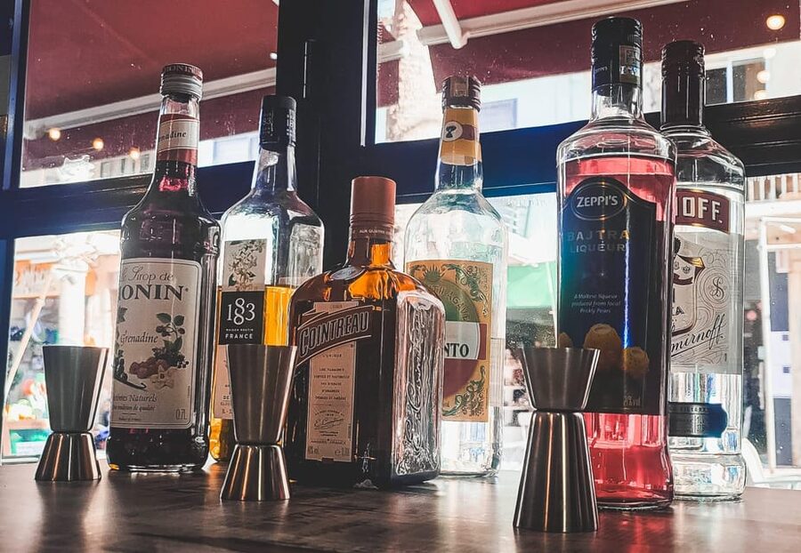 Malta: Cocktail and Chocolate Masterclass - Small details that can make your booking easier