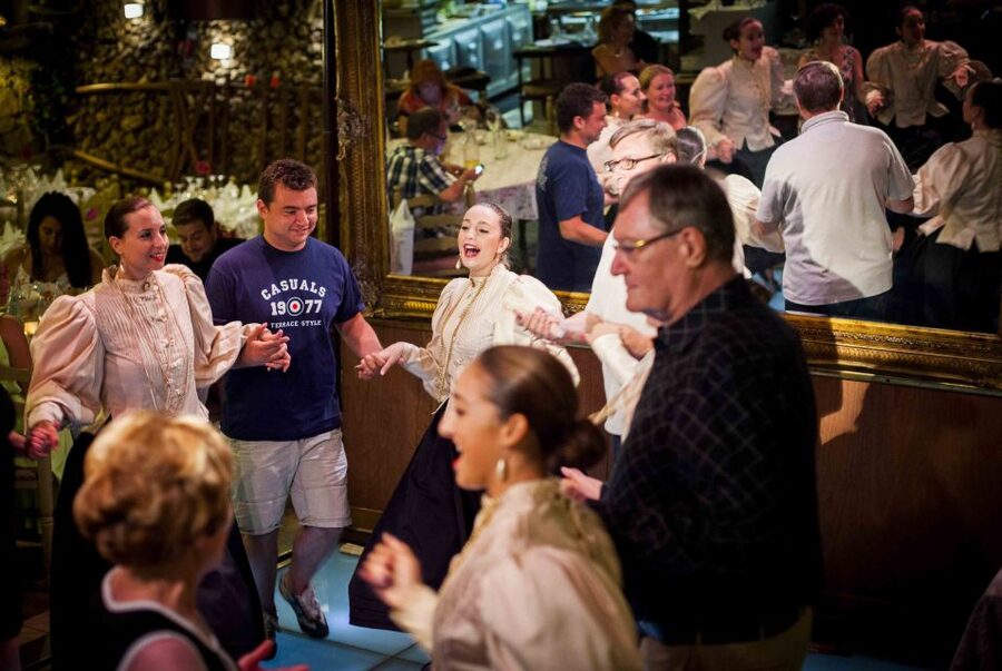 Malta: Folklore Dinner Show at a Traditional Restaurant - Dessert and drinks are part of the value