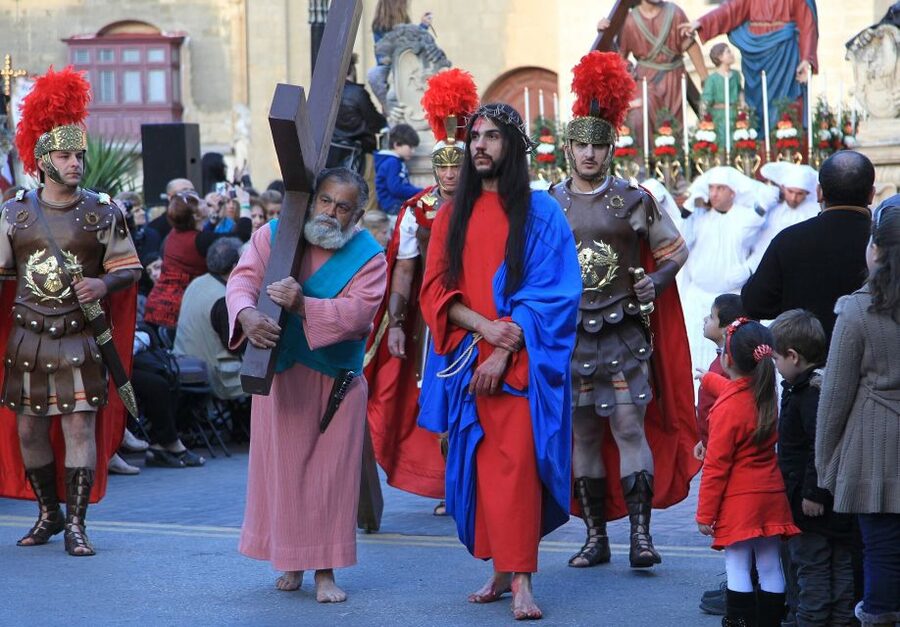 Malta: Good Friday Afternoon Procession with Transportation - Arriving in Żebbuġ for the procession