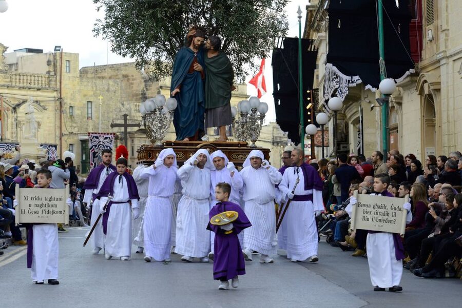 Malta: Good Friday Afternoon Procession with Transportation - What you see in the procession