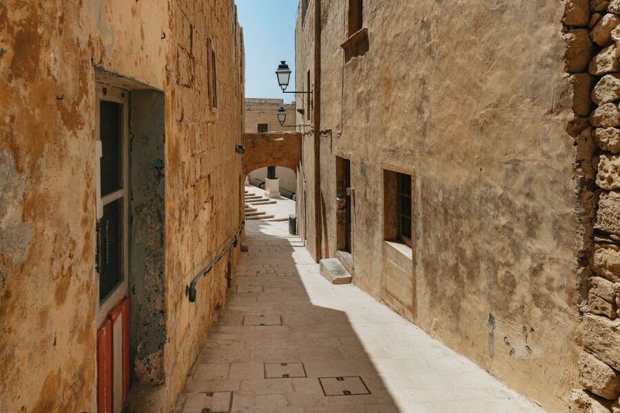 Malta: Gozo & Comino Islands, Blue Lagoon & Seacaves Tour - Crystal Lagoon and Comino’s sea caves