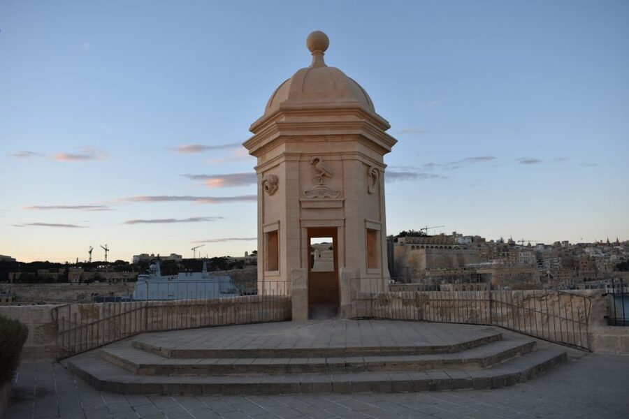 Malta Historical Tour: Valletta & The Three Cities - Upper Barrakka Gardens and the Grand Harbour view