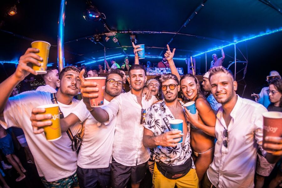Malta: Lazy Pirate Boat Party with Drinks & Food - Who will enjoy the Lazy Pirate most?