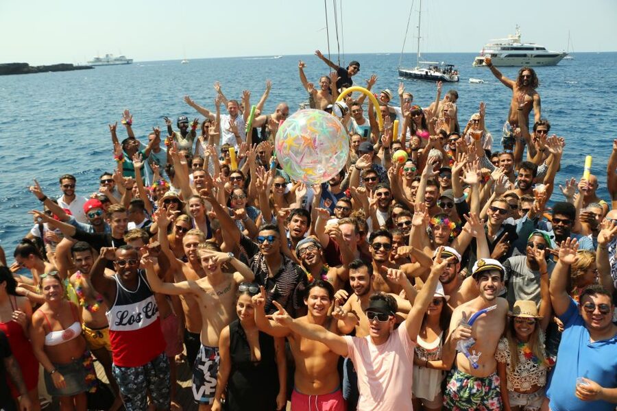 Malta: Lazy Pirate Boat Party with Drinks & Food - The food: useful fuel, not the main attraction