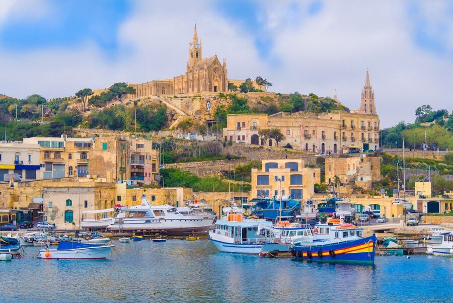 Malta: Maltese Islands & Valletta Private 5-Day Tour - Arrival in Valletta and a Simple First Night
