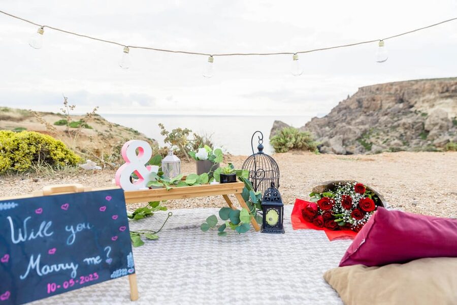 Malta: Marrige Proposal with Scenic Views and Picnic - Practical concerns about comfort and access