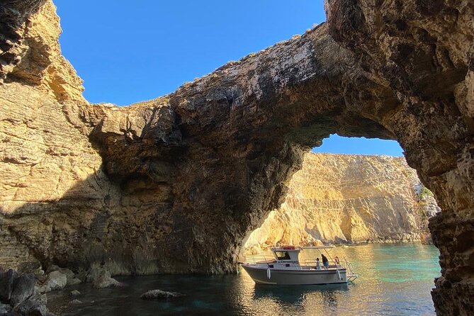 Malta: Private Boat Trip & Cruises Comino, Blue Lagoon, Gozo - Crystal Lagoon and the sea tunnels