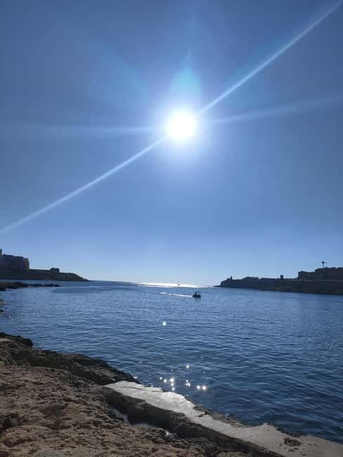 Malta: Private Yoga class close the Sea - Moving through a tailored Vinyasa sequence