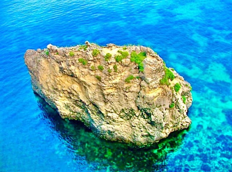 Malta’s Splendour Excursion - Trips in Blue Grotto & Comino - Comino and the famous Blue Lagoon