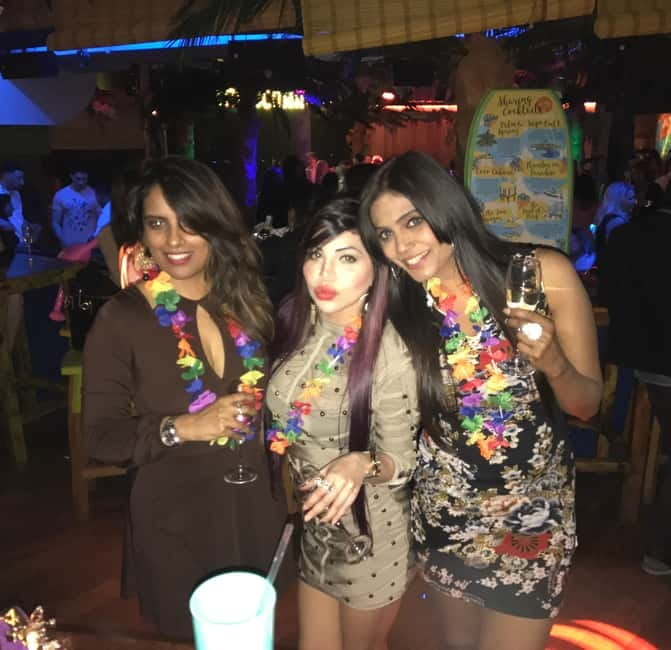 Malta: Ultimate Girls' Night Out - The local bar and cocktail hour