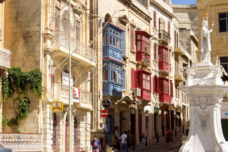 Malta: Vintage Bus Ride through the Three Cities - Senglea and the View Across the Harbour