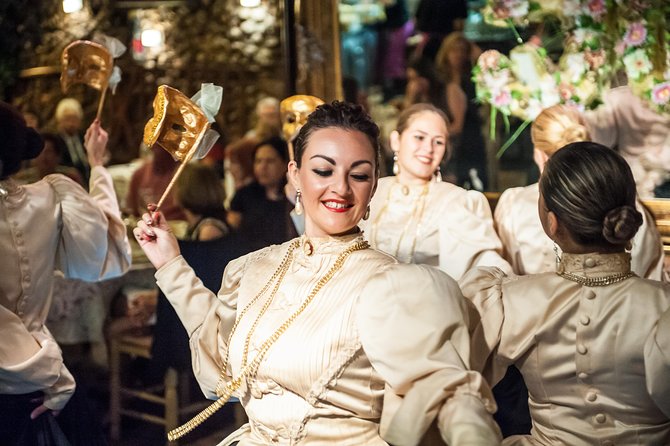 Maltese Folklore Night Tour incl. food and drinks - Getting started at 6:30 pm from St. Julians