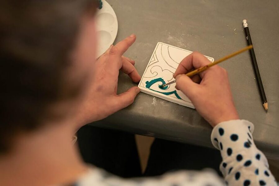 Maltese Tile - Souvenir painting workshop with local - The first 15 minutes: a short introduction to Maltese tiles