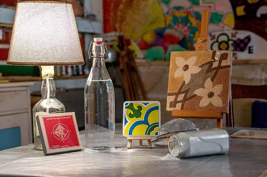 Maltese Tile - Souvenir painting workshop with local - Finding the studio at door number 23