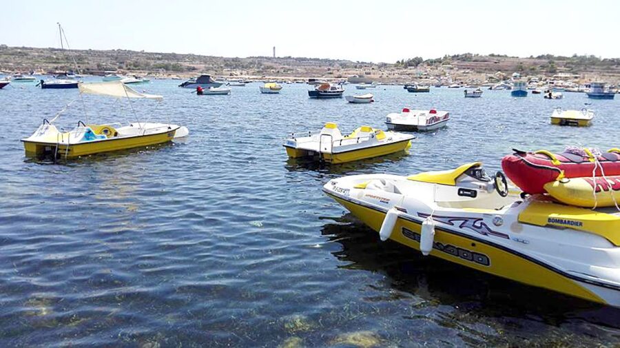 Marsaskala: Paddle Boat Rental in St. Thomas Bay - Setting off across St. Thomas Bay