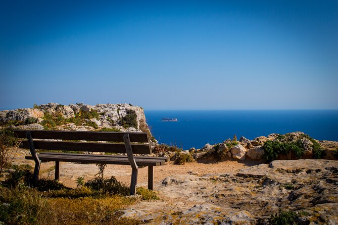 Mdina, Dingli cliffs and San Anton Gardens guided tour - A fast stop at Dingli Cliffs