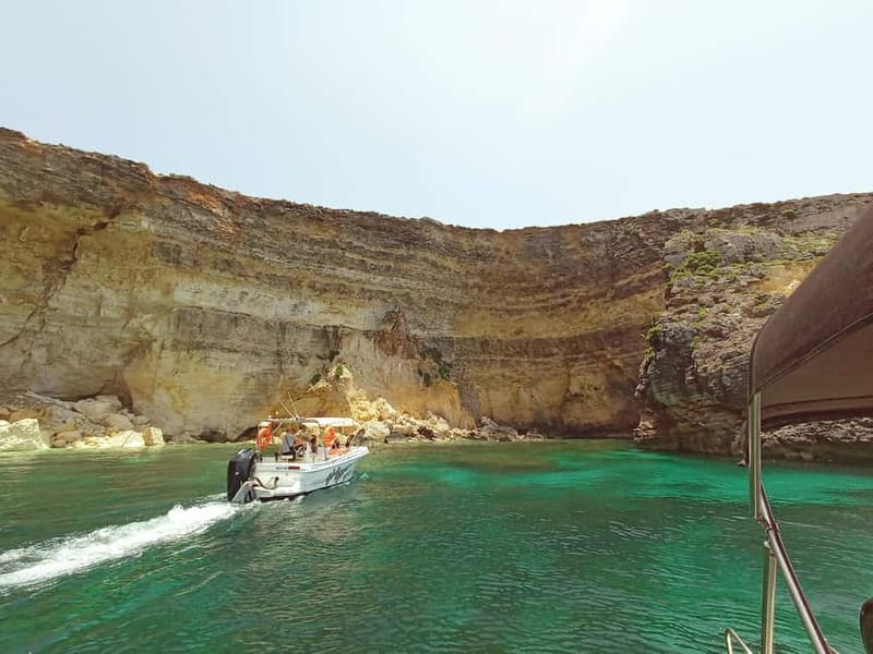 Mellieha: 1:00pm Speedboat round Comino Caves 2h Blue Lagoon - What the $34 price really covers