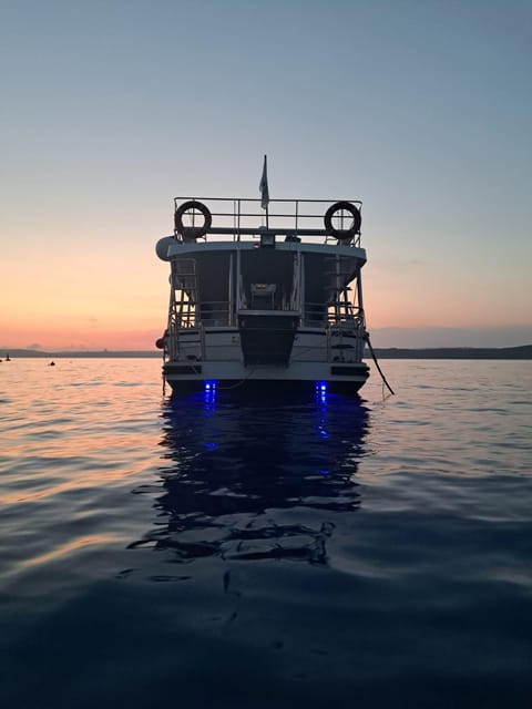 Mellieha: Comino, Crystal & Blue Lagoon 2 Bay Evening Cruise - Comino and Cominetto bring the scenic part of the ride