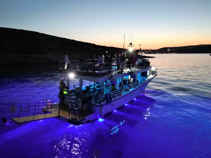Mellieha: Two Bay Evening Cruise Including The Blue Lagoon - Cruising north from Mellieħa
