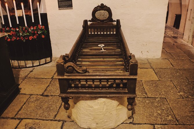 Mysteries in a Valletta Monastery - Guided Tour - The religious focus: a strength for some, a limit for others