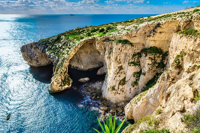 Prehistoric Temples and Highlights of the South Full-Day Tour - Marsaxlokk shows Malta’s working waterfront