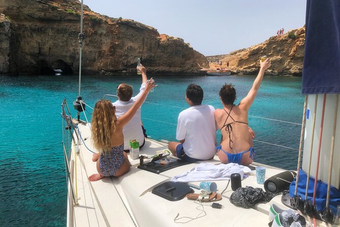 Private Boat Charter to Comino Blue Lagoon - Key points at a glance