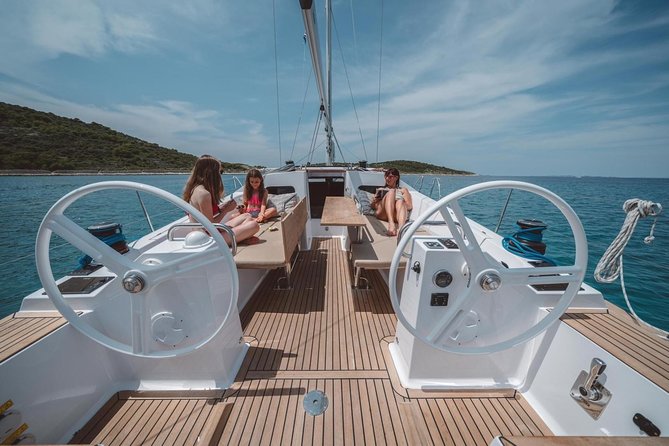 Private Day Charter on Amazing Mowgli - Lunch, drinks, and the details that affect your day