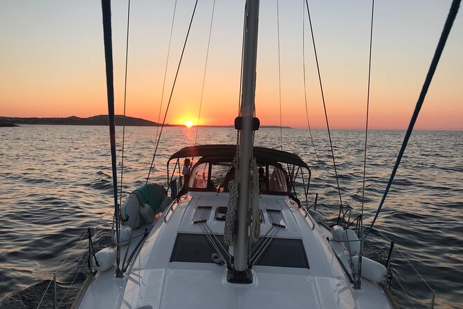Romantic Sunset on Amazing Mowgli - Why a private Mowgli charter works well at sunset