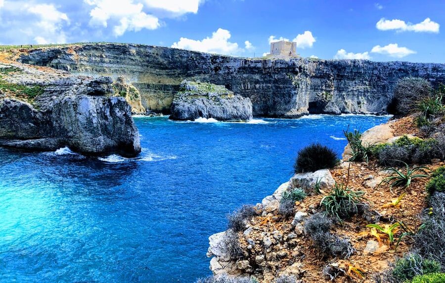 Sliema/St. Paul's: Gozo, Comino & Blue Lagoon Ferry Cruise - Comino and the Blue Lagoon