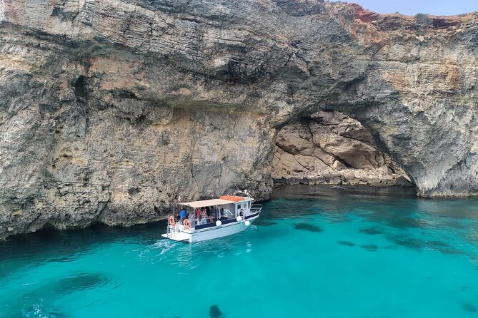 Snorkeling in Blue Lagoon Beaches and Bays Trip Comino - The Blue Lagoon: beautiful, busy, and worth seeing