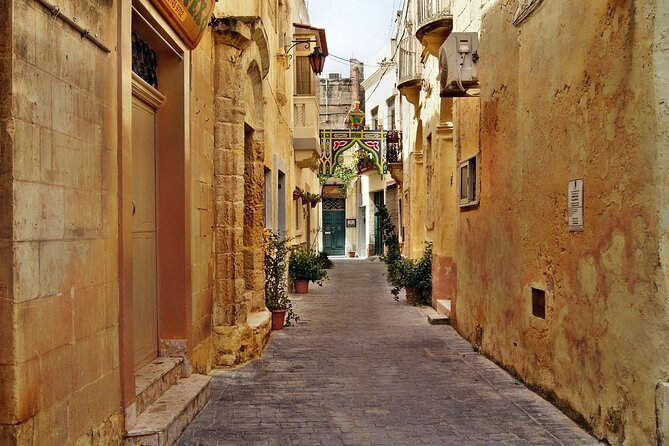 Spend Perfect Time in Mosta, Crafts Village - Malta - Mosta and the 39-meter Rotunda